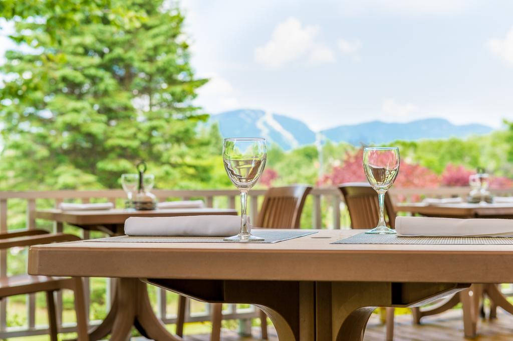 Manoir Des Sables Hotel & Golf Magog Exteriör bild